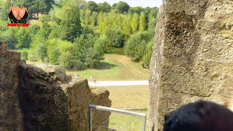 Video Porno One: A Stranger Fucks Me Outside a Castle and I Love...