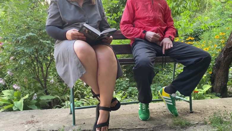 OurFetishLife: 我的继母帮助我准备文学考试