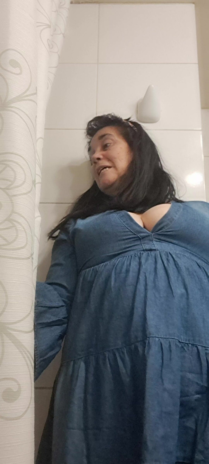 Mommy big hairy pussy: W łazience, którą chcesz mnie zobaczyć, jestem gorąca