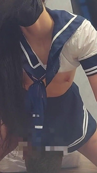 Sora vitregă cu orgasme umede multiple 18+ stând pe față