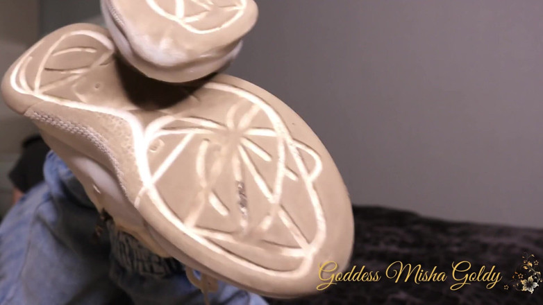 Goddess Misha Goldy: 마누라를 떠나 내 부츠 청소 노예가 되라!