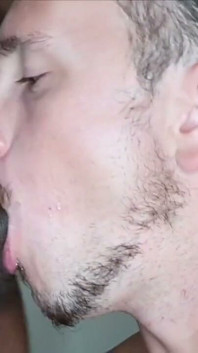 Puoi succhiarmi ma non gratuitamente