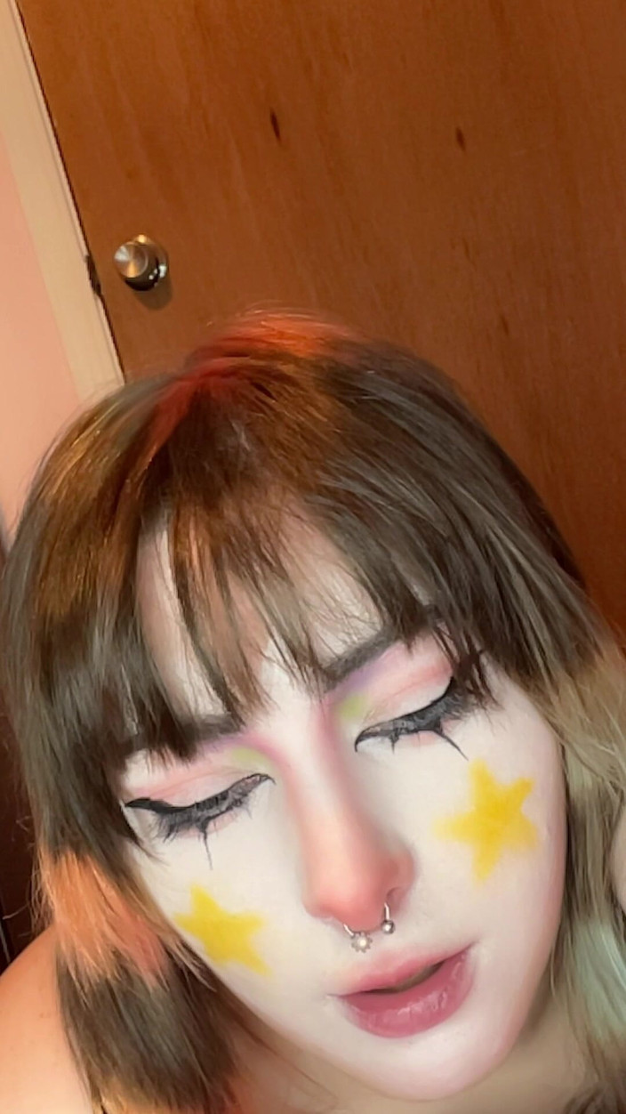 Mushroombitchx: Fața orgasmului galacticii