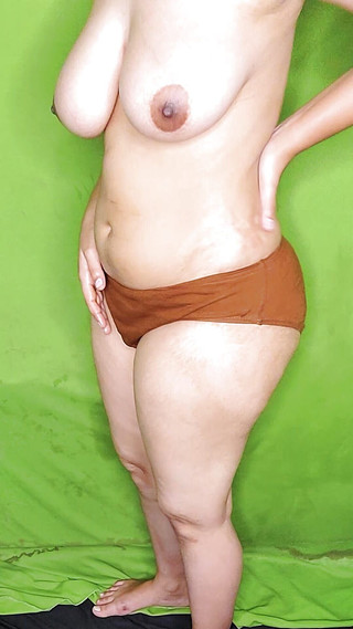 Vicky Thakur: Desi dorfmädchen selbstgedrehte körpershow 2