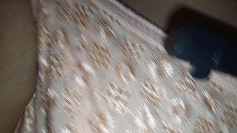Nadiyabd: Sima sarkar在牛奶孟加拉语音频上倒精液，西玛萨尔卡性爱孟加拉色情视频