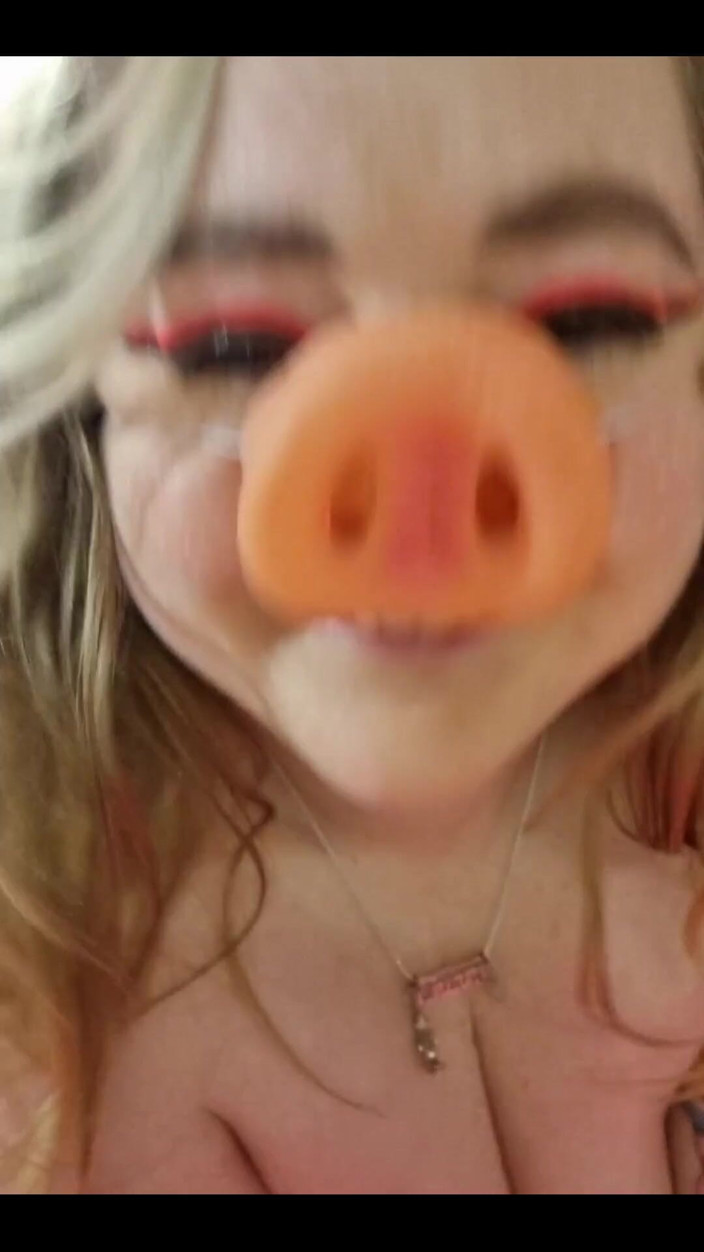 Bunny Royle: Sexy Miss Piggy Bigg Honking Tits