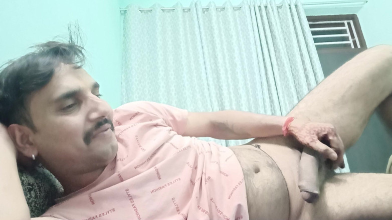 Rajasthani-old-lover: Indischer stiefvater des indischen polizisten bekommt dusche und masturbationsshow