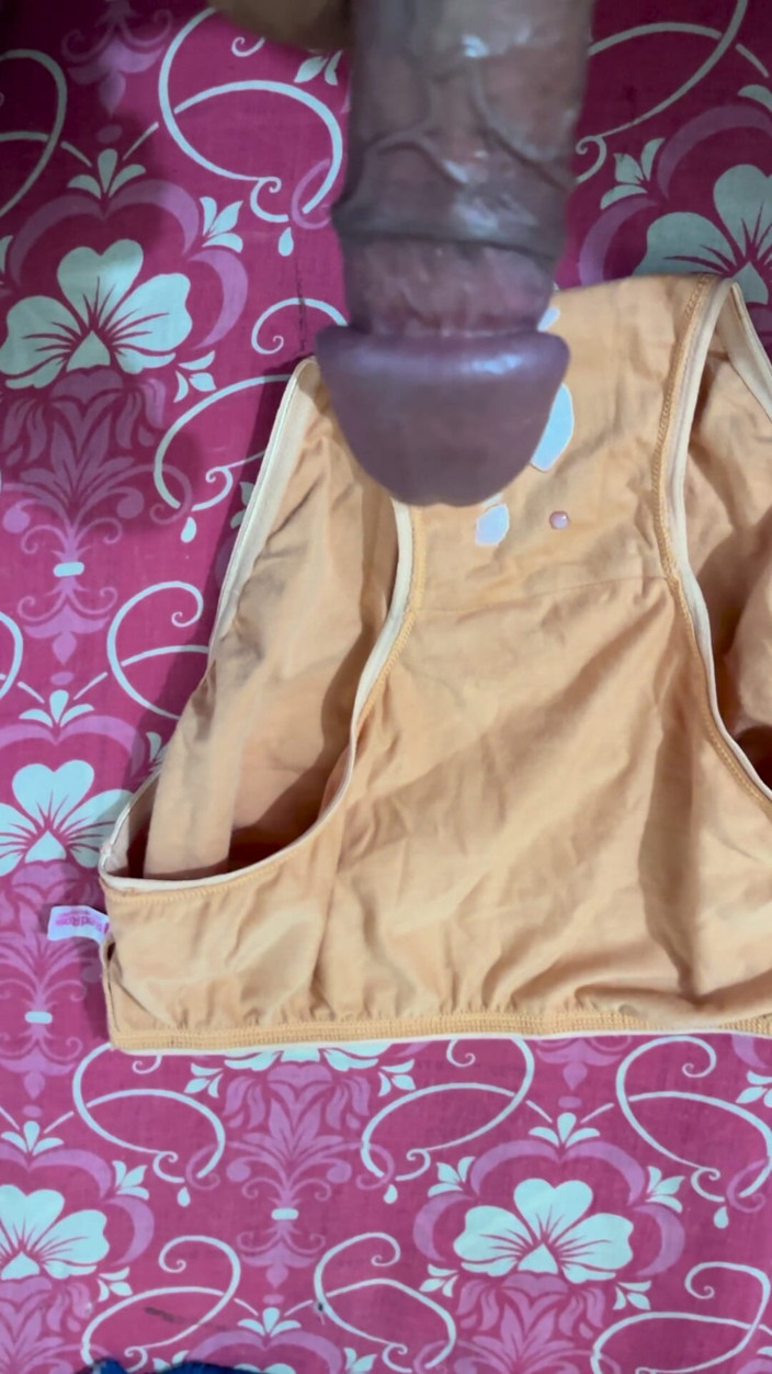 Cumlover35804: Dobul Cum!! Adik tiri saya memancut seluar dalam