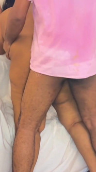 Arap büyük götlü seksi iri güzel kadın öğretmen ve öğrenci ebeveynleri evde yokken sikişiyor