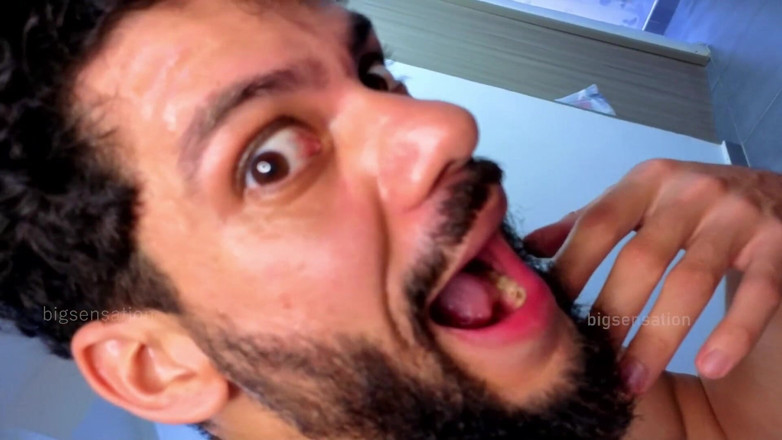 Bigsensation21: Curul meu este larg deschis după ce a primit o încărcătură...