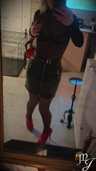 Naylon Ve Deri Fetişleri - Hanımefendi Julia