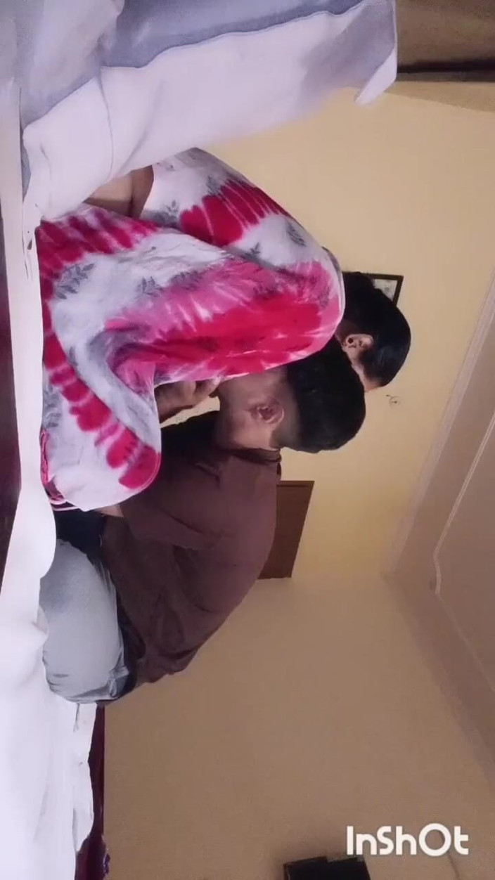 Sexgarl84: Girlfriend Ko Sali Se Baat Karte Waqt Khoob Choda