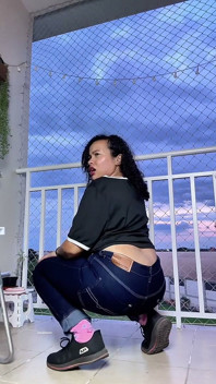 Peidando compilação ao ar livre, no carro, pole dancing grande rabo latina