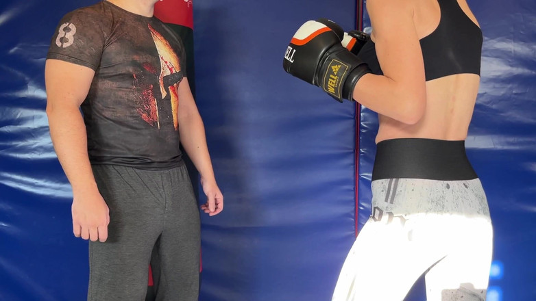 Mistress Mary: Budeš boxovací pytel pro paní Mary