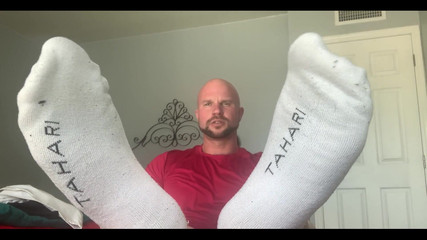 Jasons feet: ‪it’s Bit Weird as You Take My Shoes off