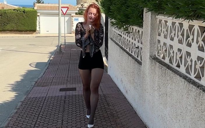 Sheryl X Sinclair: Nas de bătaie. Îmi suge nasul pe străzi pe tocuri înalte