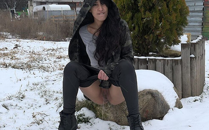 Puffy Network: Lets rock by Got2Pee, wo mädchen pissen