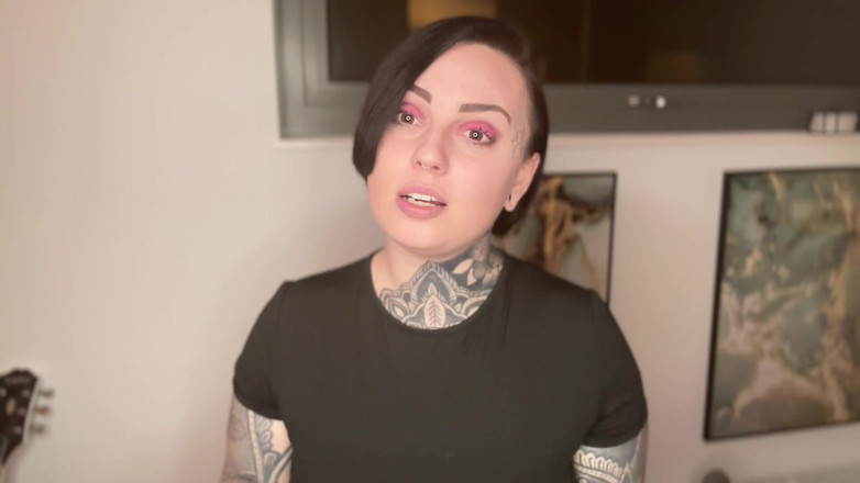 Miss Valentina: Bana o külotu göster