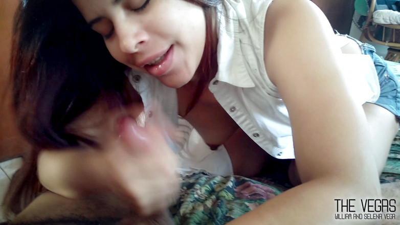 Selena Vega: La mia sorellastra è una succhiacazzi davvero sporcacciona