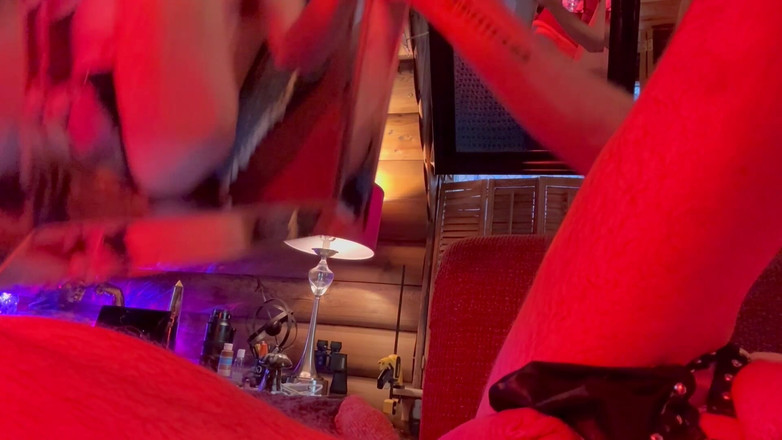 Douglas James: Solo Otter velké dildo penetrace