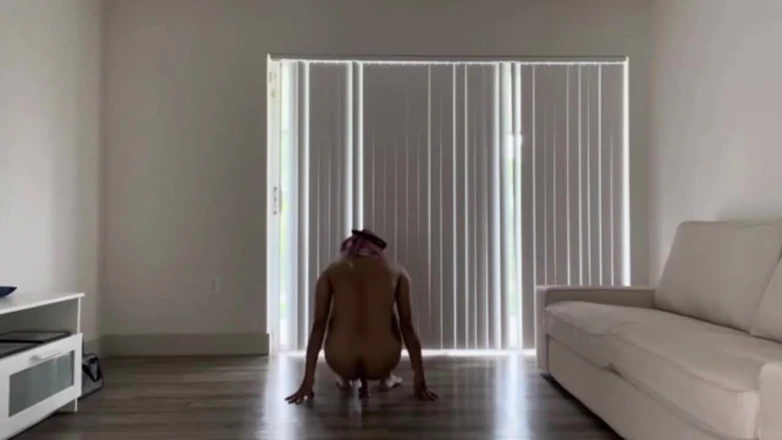 Young Saudi Arab: Big White Cock Dildo Could Not Fit in Arab's Tight...