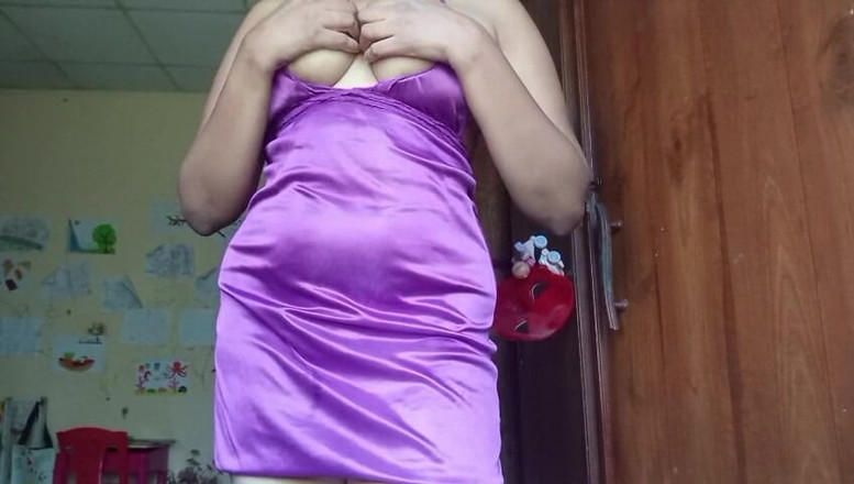 Miya White: Anne, prof sri-lankaise, en solo dans sa chambre