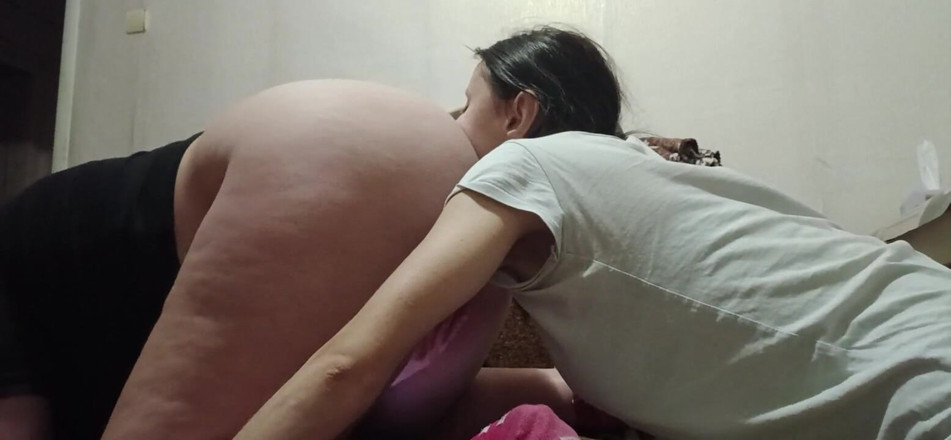 Lesbian-illusion: Gorący lesbijski analingus