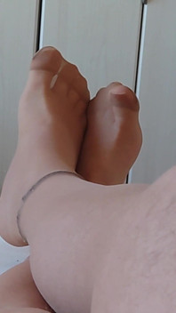 Foot Your Feet in Tights Are Looking for Lovers
