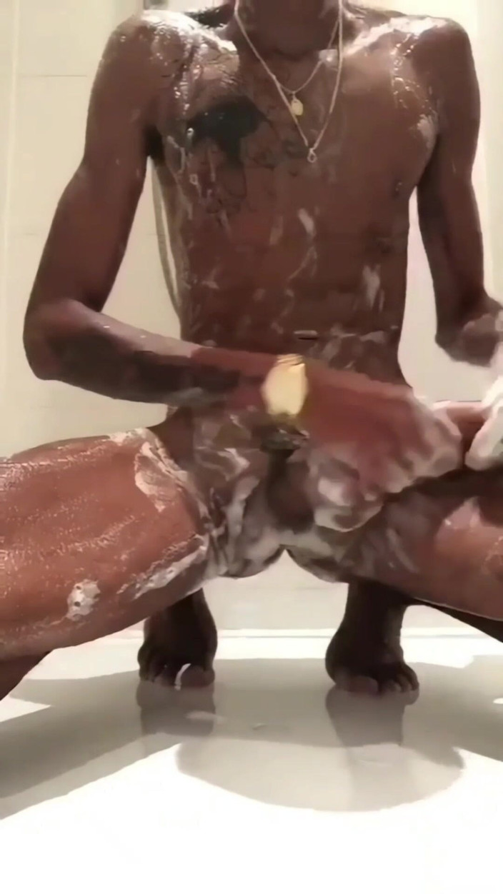 DamagedUnity9: Sexy magrinha se masturba