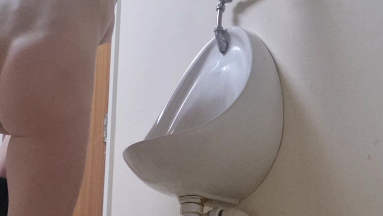 Lillia Cena: Compilation di piscio solista