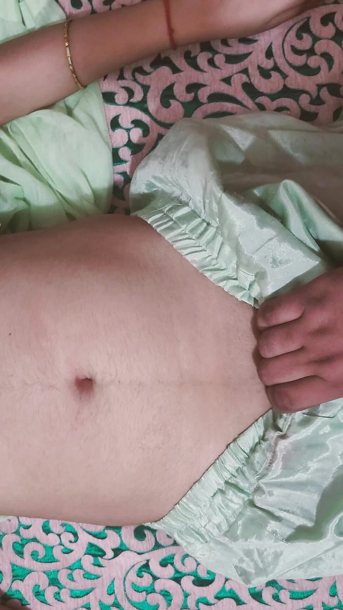 Roobi sharma: Nora estava completamente feliz com o pau