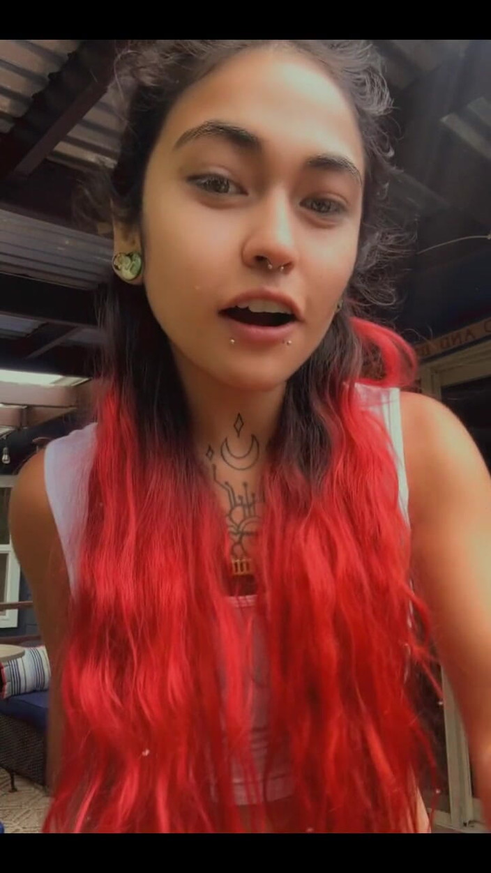 lilRavenFox: 谁婊子？