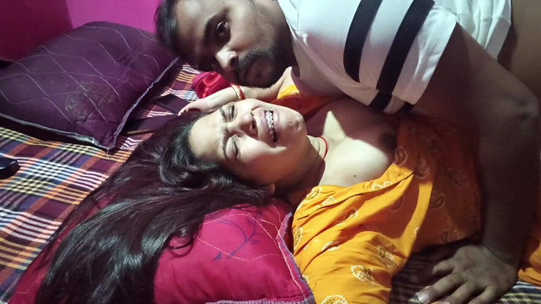 Sona bhabhi: Sona si cewek seksi dientot habis-habisan sama abang iparnya sendiri....