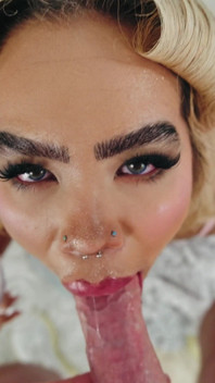 Luna luxe knackarsch-blowjob mit jonni darkko