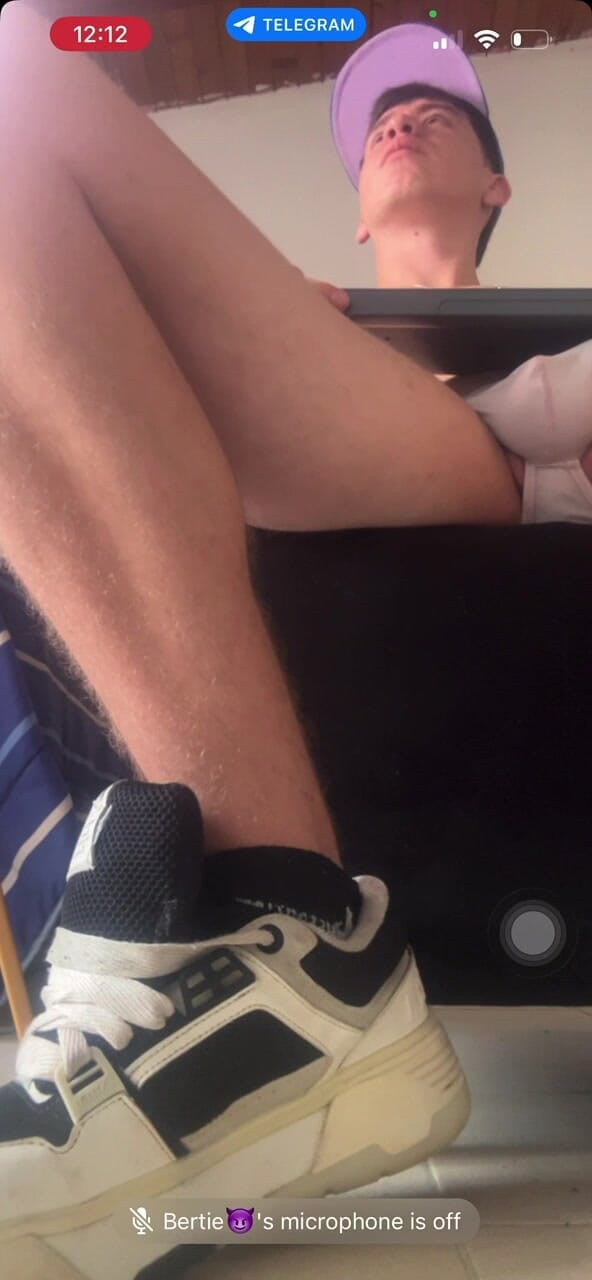 Icyhot707: Vista Desde Abajo De Cómo Me Masturbo