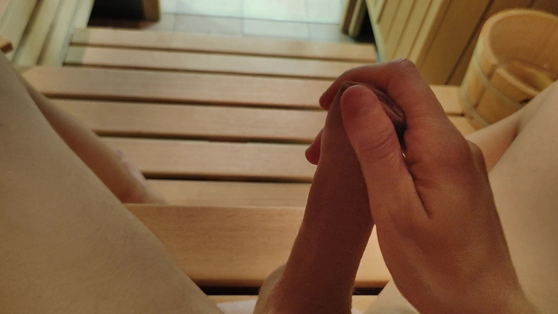 Bayer911: Mladý hubený bílý chlapec honí v sauně