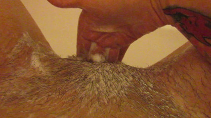 Cuteblonde666: Washing my big clit hairy pussy