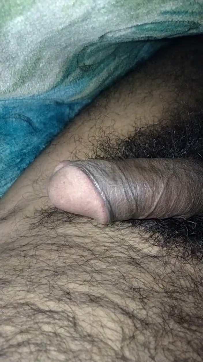 Hot_bobby: देसी बड़ा लंड हिलाते हुए मरोड़ते हुए प्रीकम शो