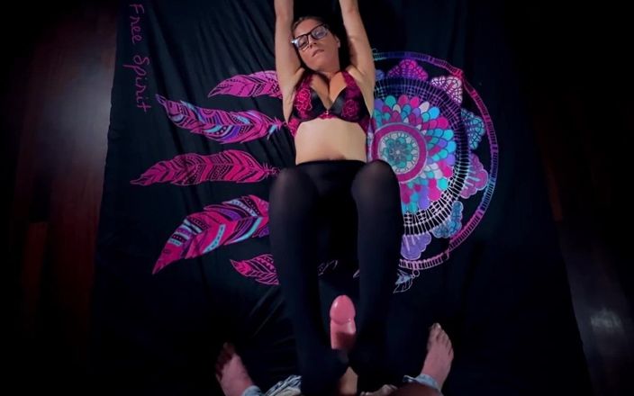 Mia&#039;s homemade flix: Відео від першої особи, дрочка ногами в колготках
