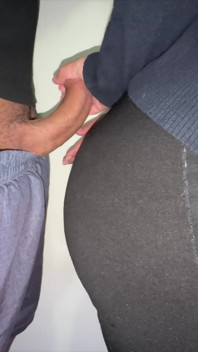 Mette Il Suo Pene Sulla Ragazza Sconosciuta E La Fa Eccitare Molto