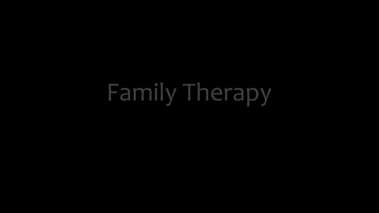 Alex Adams: Maladie avec sa belle-fille - Gracie Gates - Family Therapy - Alex Adams