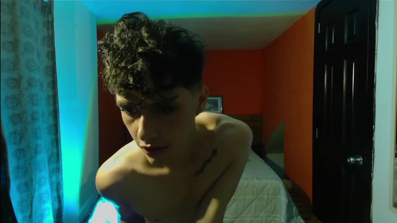 Artesensual: Teil 2 femboy zieht sich komplett aus und tanzt für ihr...