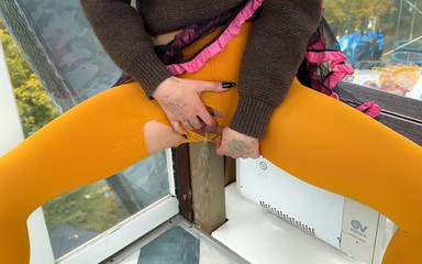 Thumbnail of Exclusive Pissing on a Ferris Wheel!!!