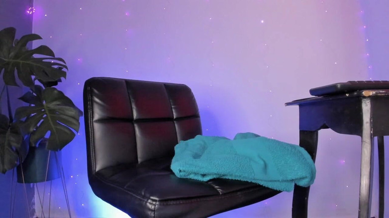 Bella Duval: Poposunu Dolu Tutmayı Çok Seviyor Ve Dildosuyla Dolduruyor