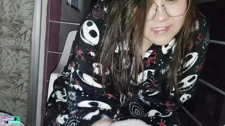 Aradia Murphy: Lahodné venkovní kouření na balkóně