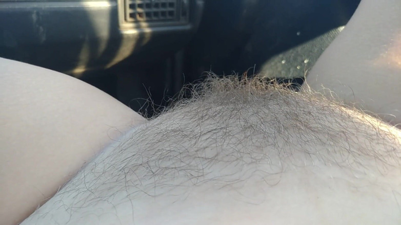 LizAngel: Has grown curls on her pubis