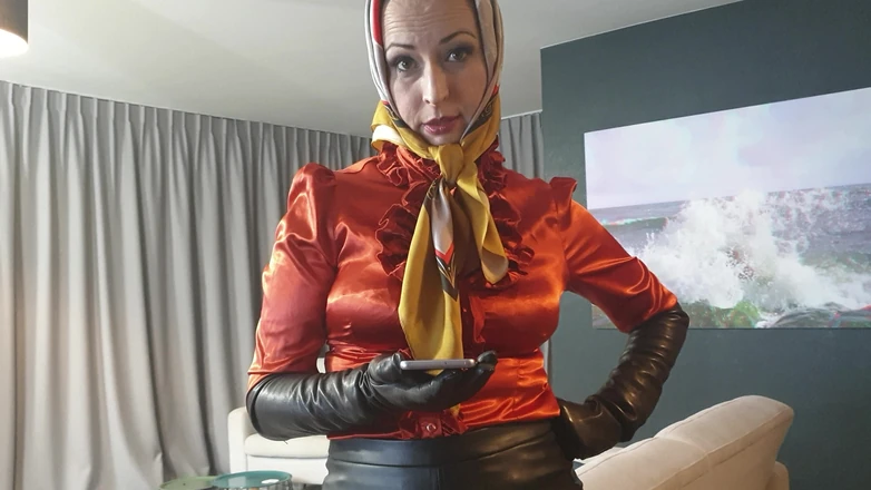 Wanilianna: A Lady in Stockings and Silky Headscarf