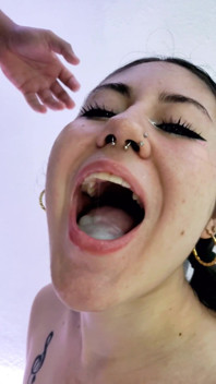 The Slut Asked Me to Cum in Her Mouth to Swallow It All