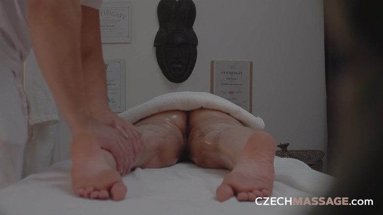 Czech Massage: Česká masáž 68: Olej, ruce a kundička – konečná masáž!