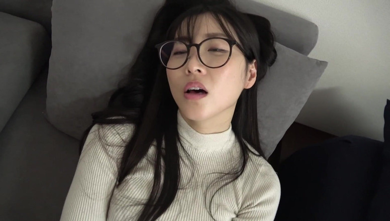 Raptor Inc: Юкарі - портьє, який раніше був повією, тепер має річ для грубих речей зараз.